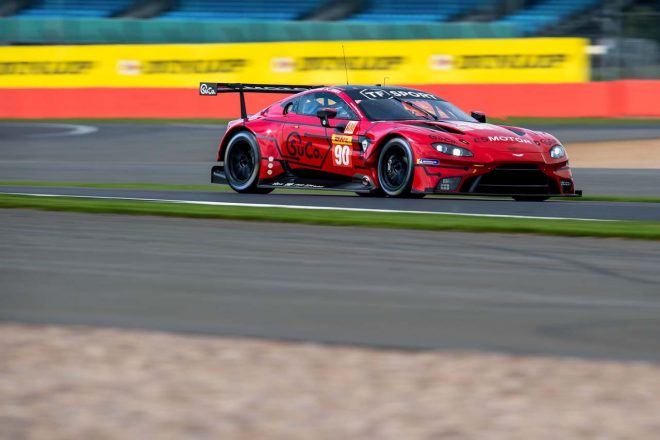 TFスポーツは今季、マシンのスイッチに合わせてベースカラーをブルーからレッドに変更した。