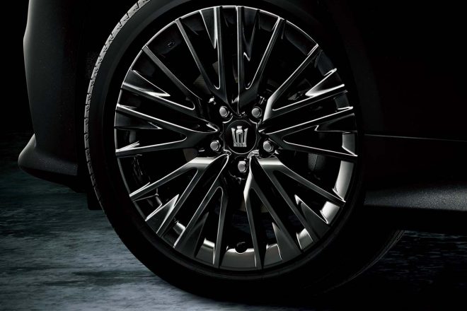 18インチ・ノイズリダクション・アルミホイール(ブラックスパッタリング塗装)