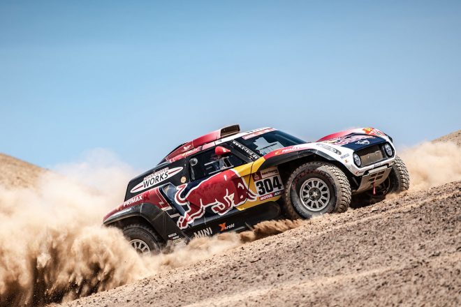 2019年のダカールラリーを戦ったミニJCWバギー。2020年型よりノーズが長い