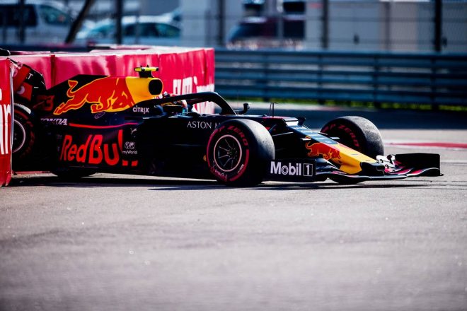 予選で姿勢を乱し、尻から壁ボンをしてしまったアルボンさん