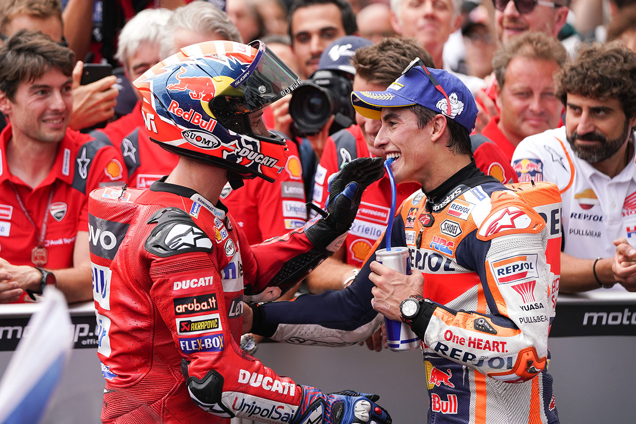MotoGPで表彰台の常連であるマルク・マルケスとアンドレア・ドヴィツィオーゾ