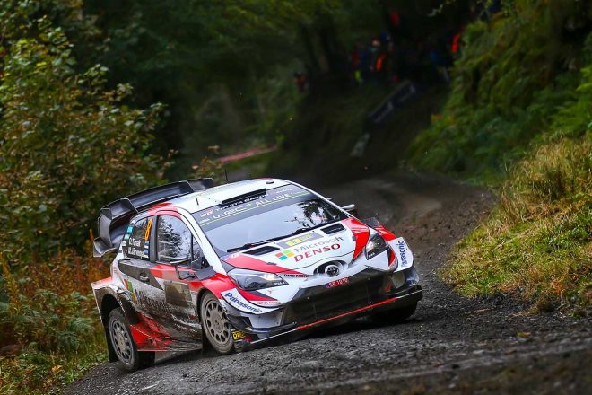 シェイクダウンステージを走るオット・タナク（トヨタ・ヤリスWRC）