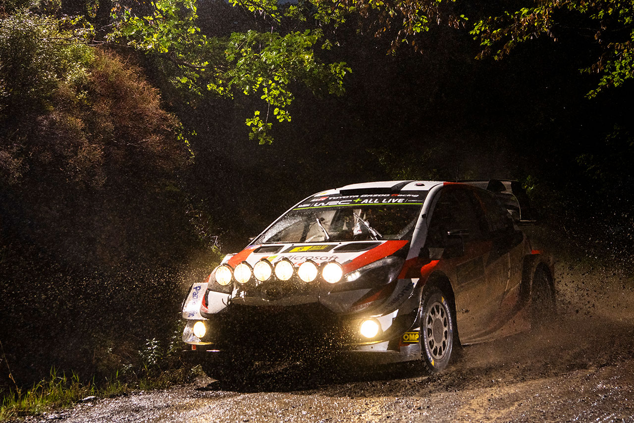 2019年のWRC第12戦ラリーGB、SS10で総合首位に浮上したオット・タナク（トヨタ・ヤリスWRC）