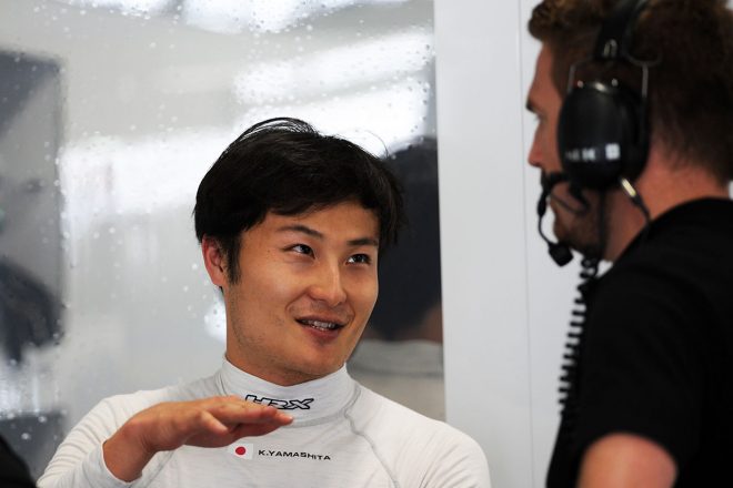 チームとは良好な関係を築いている山下だが、専門的な会話で言葉の壁を感じるという