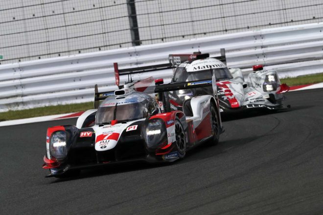 レベリオン・レーシングの1号車R13・ギブソンと2番手を争った7号車トヨタTS050ハイブリッド