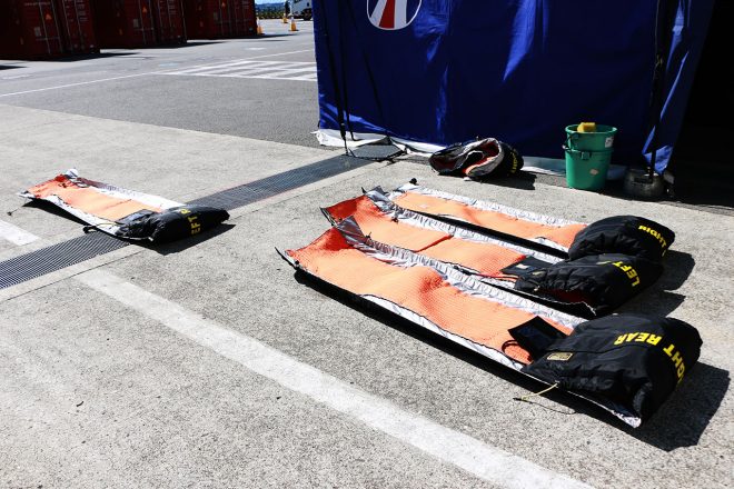 タイヤウォーマー