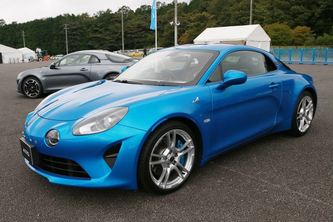 イベント広場に展示されたアルピーヌA110