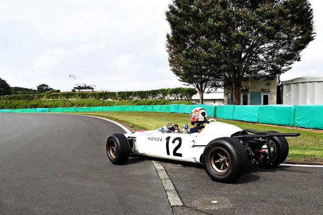 マックス・フェルスタッペンがホンダRA272をドライブ