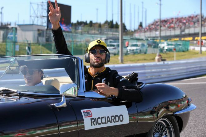 2019年F1第17戦日本GP日曜 ドライバーズパレード　ルイス・ハミルトン（メルセデス）