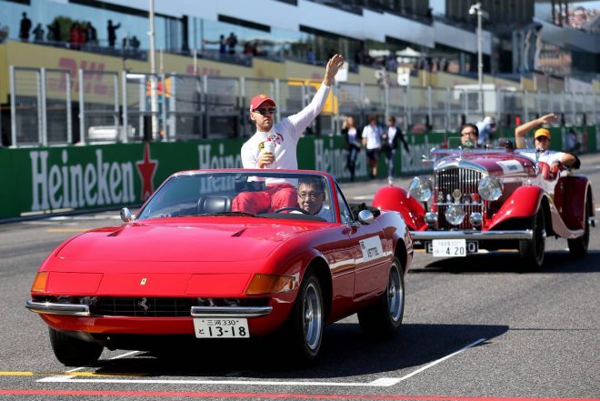 2019年F1第17戦日本GP日曜 ドライバーズパレード ドライバーズパレード　セバスチャン・ベッテル（フェラーリ）