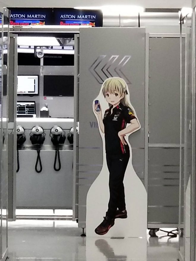 レッドブルのGP娘