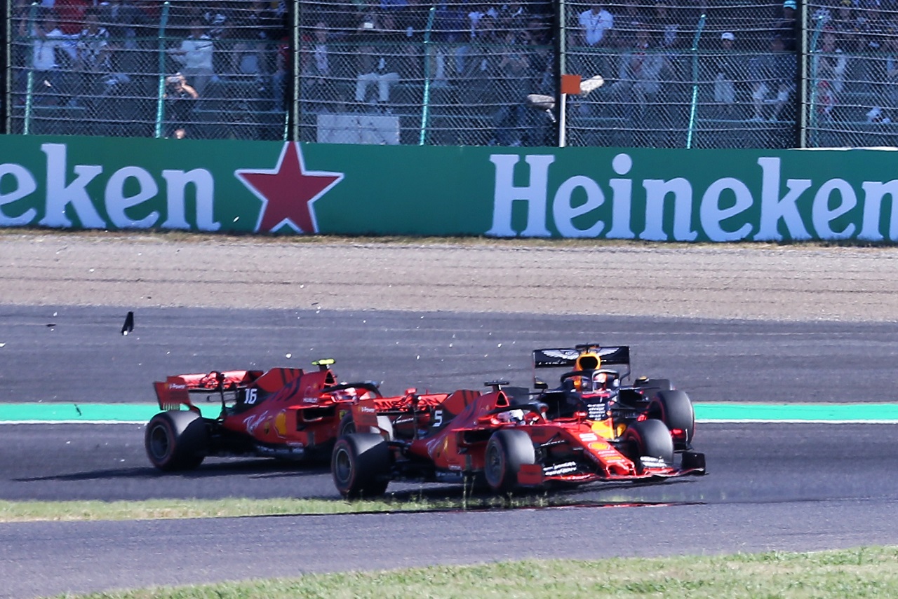 2019年F1第17戦日本GP　シャルル・ルクレール（フェラーリ）とマックス・フェルスタッペン（レッドブル・ホンダ）が接触