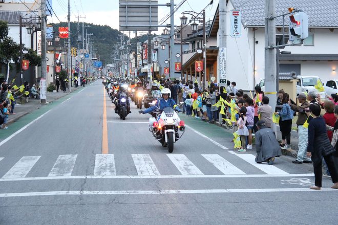 2018年のグランプリロードR123パレードの様子