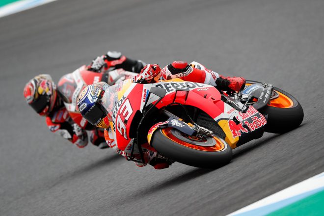 マルク・マルケス（レプソル・ホンダ・チーム）と中上貴晶（LCRホンダ・イデミツ）