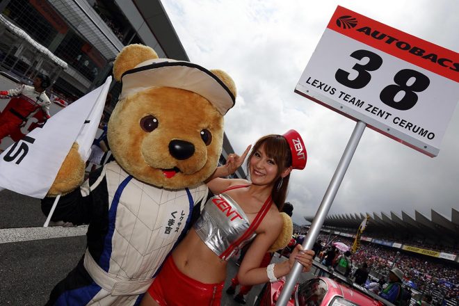 実はサーキット登場はレクサスくま吉が先だ。