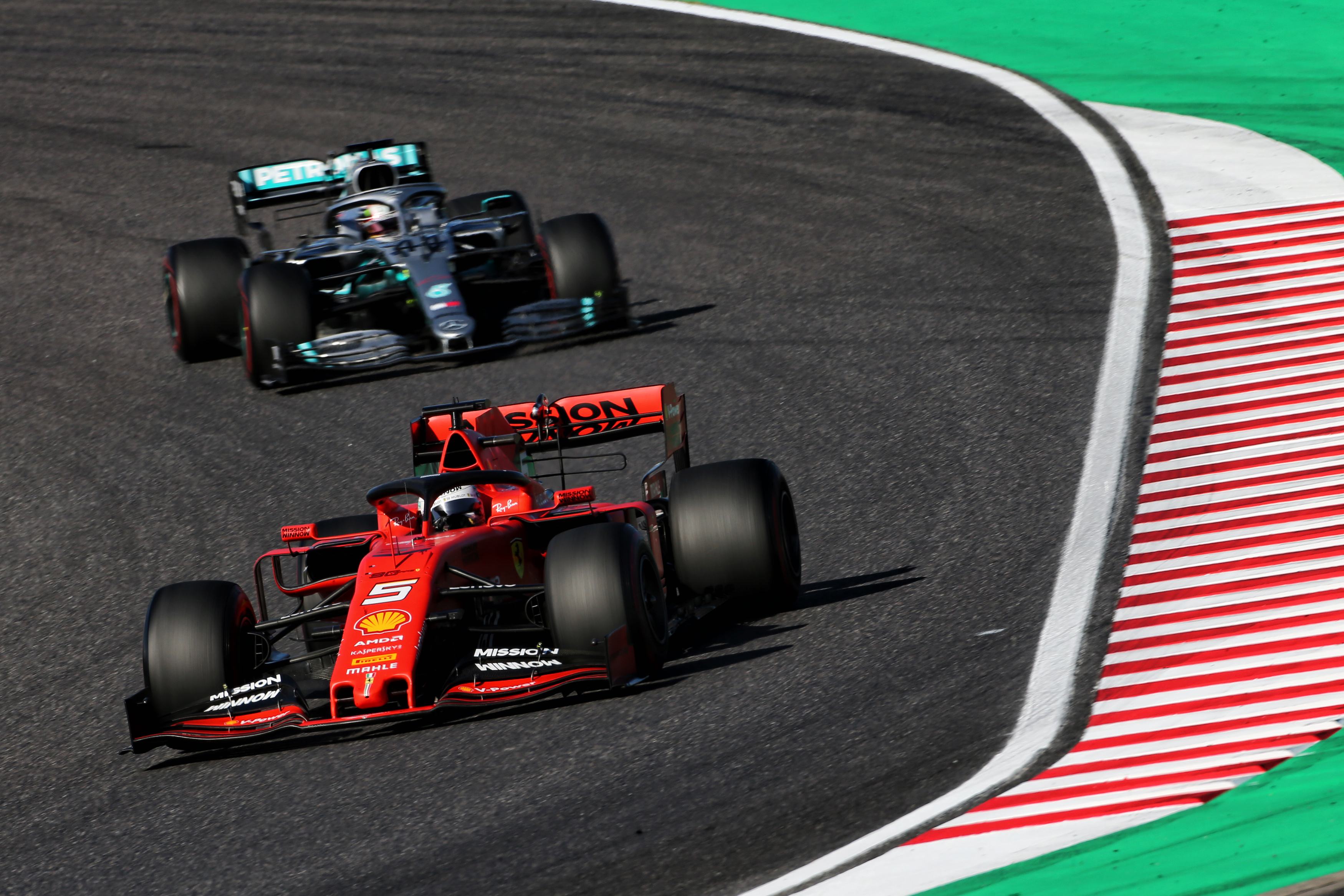 2019年F1日本GPでのベッテルとハミルトン