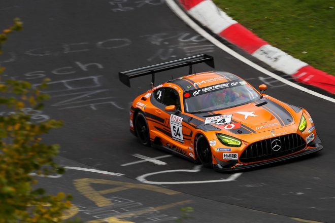 ブラックファルコンのメンテナンスでVLN8に参戦した新型メルセデスAMG GT3
