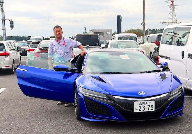 ホンダによれば、燃費は12.4km／リッター（JC08モード）ということだが、エコ性能も高いハイブリッドスーパースポーツカーということで、想像以上に燃費は良かった。