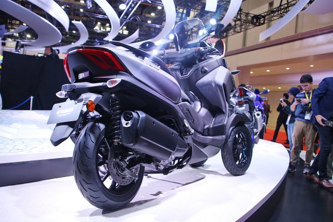 ヤマハTRICITY300（リヤ）