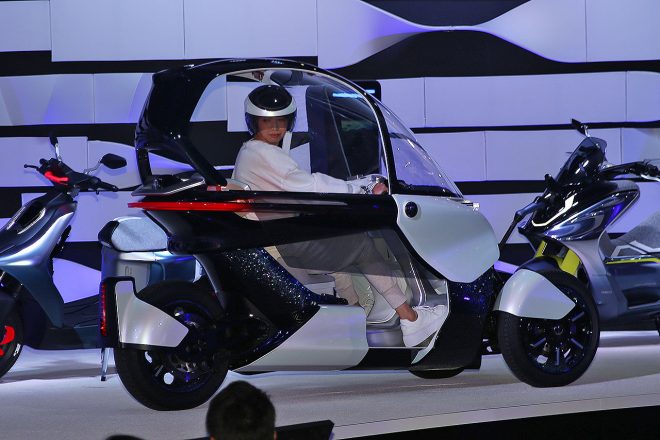 バック走行も可能なヤマハMW-ビジョン