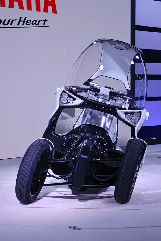 ヤマハMW-ビジョン（正面）