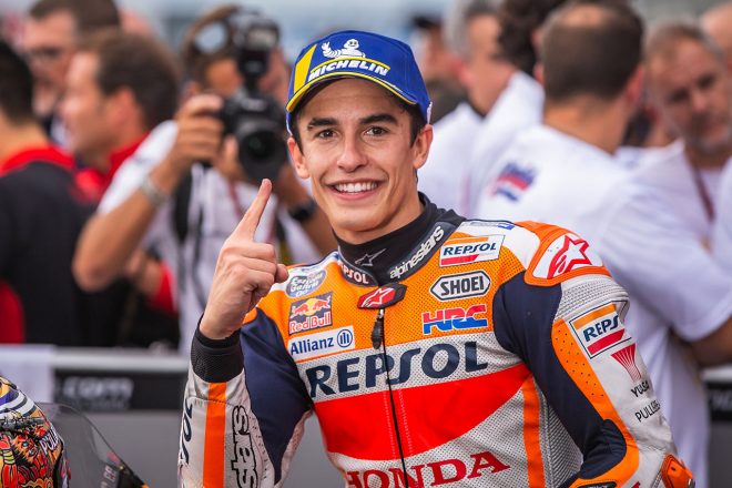 レース後のパルクフェルメで笑顔を見せるマルク・マルケス（レプソル・ホンダ・チーム）