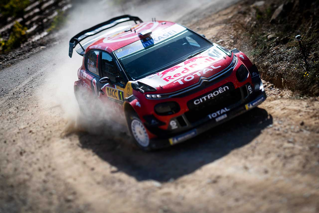 競技序盤から不運に見舞われたセバスチャン・オジエ（シトロエンC3 WRC）