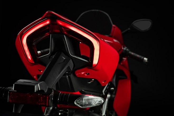 ドゥカティ パニガーレV4 S テールランプ