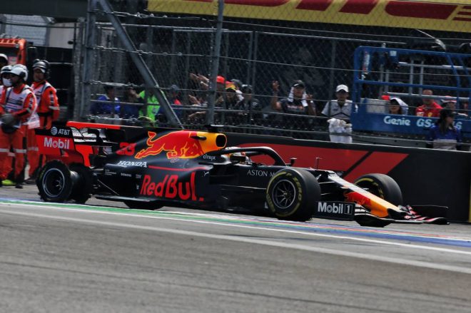2019年F1第18戦メキシコGP決勝　1周目の接触でパンクしてしまったマックス・フェルスタッペン（レッドブル・ホンダ）