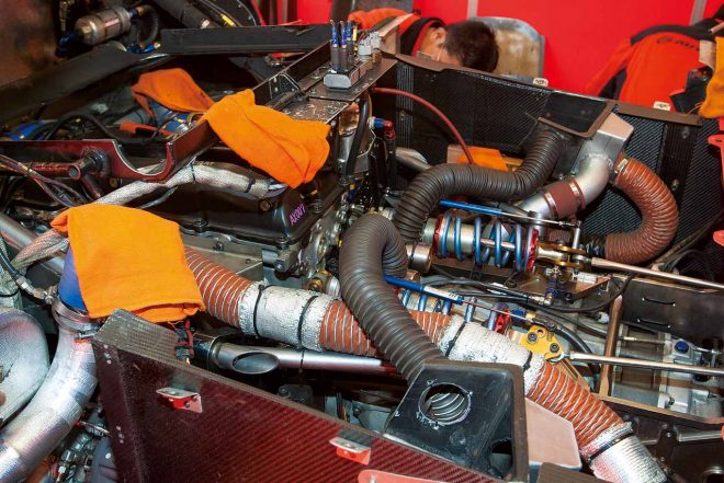 2003年は心臓部にSR20DETを搭載。だが燃費が悪く非力で熱問題にも苦しめられた。