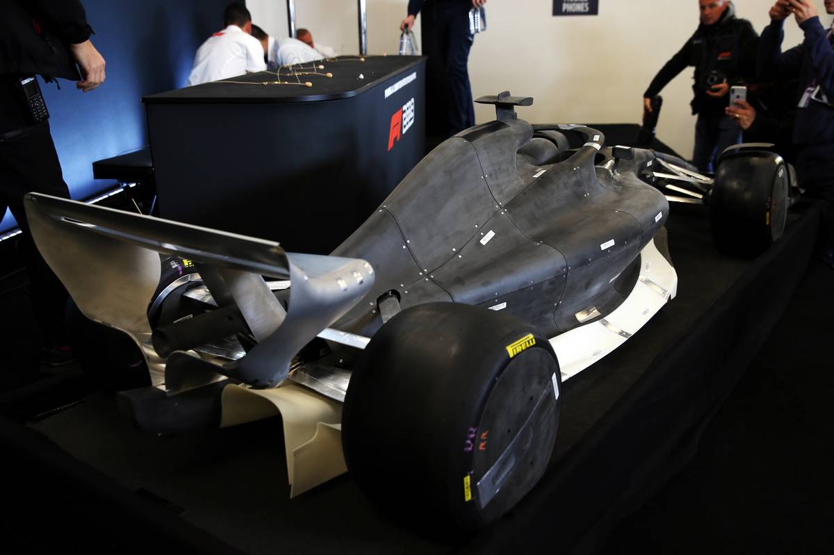 2019年F1第19戦アメリカGP　記者会見の場に用意された2021年のF1モデルカー