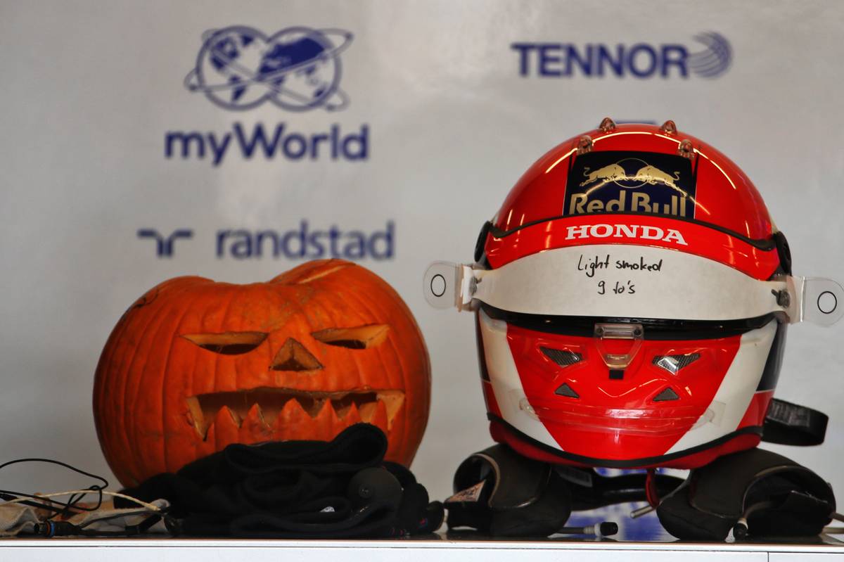 2019年F1第19戦アメリカGP　ダニール・クビアト　ヘルメット（トロロッソ・ホンダ）