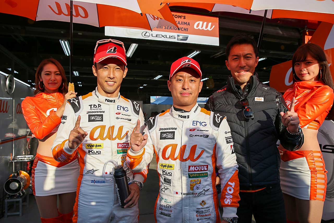 2019年のスーパーGT第8戦もてぎ 、ポールを獲得したau TOM’S LC500の中嶋一貴と関口雄飛、伊藤大輔監督