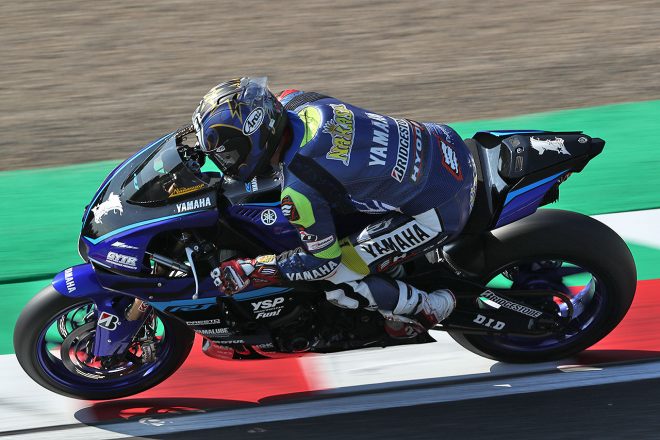 中須賀克行（YAMAHA FACTORY RACING TEAM）