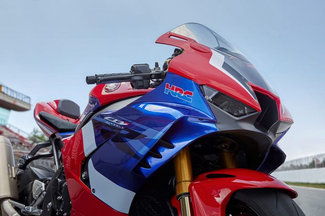 CBR1000RR-R FIREBLADEに装備されたエアロカウル
