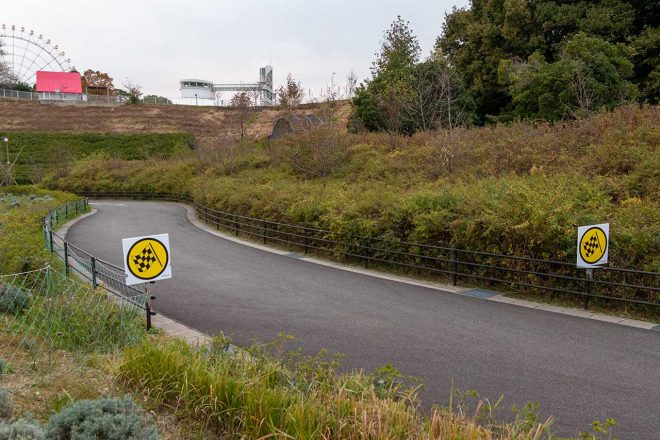 モリコロパーク内のサイクリングロード。8日（金）に行われるリバースショートコース用にフィニッシュマークが用意されていた