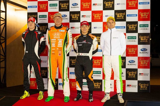 セントラル・ラリー開会式前の会見に登場した新井大輝、福永修、勝田貴元、ヘイキ・コバライネン