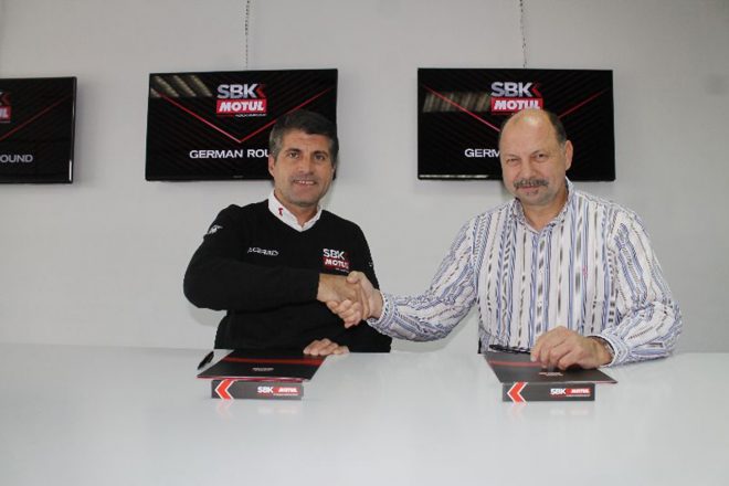 グレゴリオ・ラビラ（SBKのエグゼクティブディレクター）、ラルフ・ボーンホルスト（オッシャースレーベンのディレクター）
