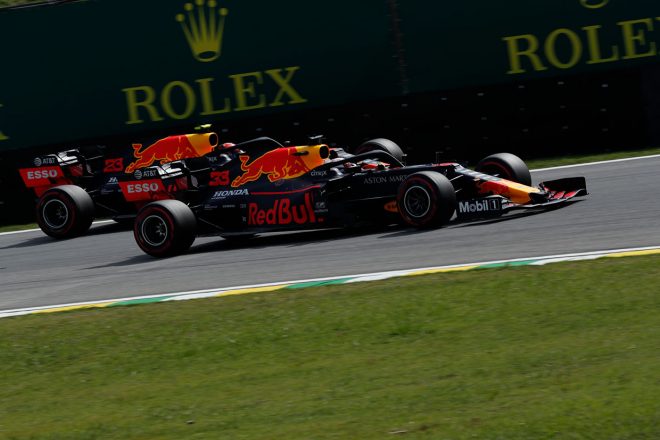 2019年F1第20戦ブラジルGP決勝日　マックス・フェルスタッペン、アレクサンダー・アルボン（レッドブル・ホンダ）