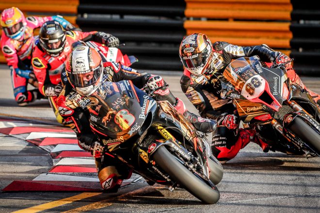 マイケル・ルター(MGM by Bathams）とピーター・ヒックマン（MGM by Bathams）のトップ争い