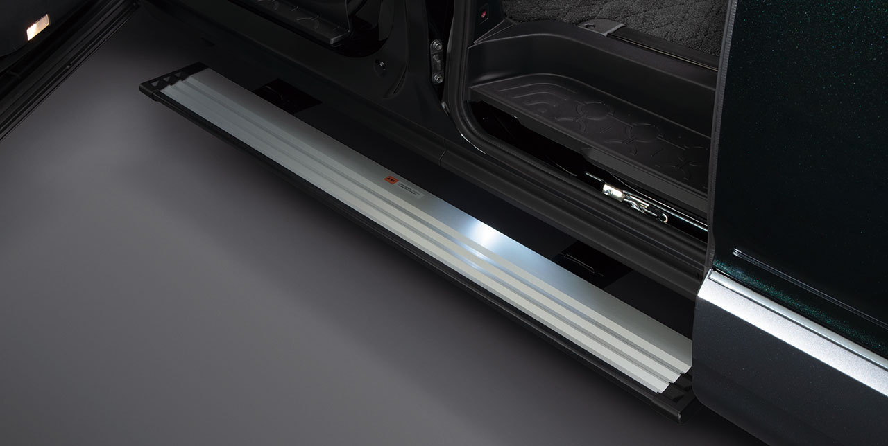 電動サイドステップ（LED ステップ照明付き）