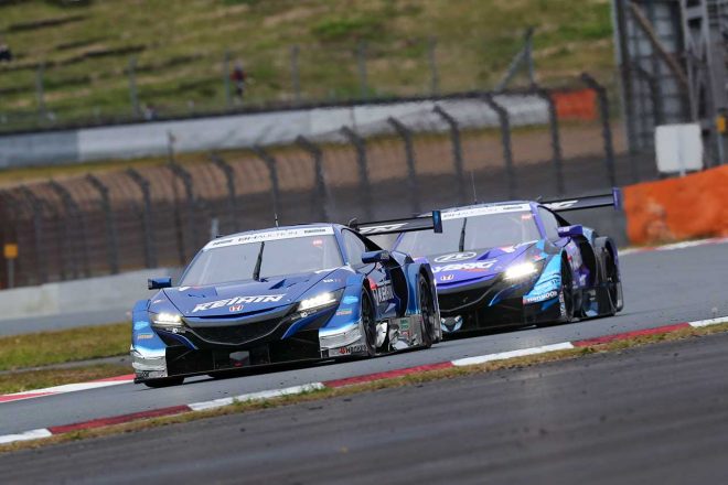 2~3位表彰台を獲得した塚越広大（KEIHIN NSX-GT）と山本尚貴（RAYBRIG NSX-GT）