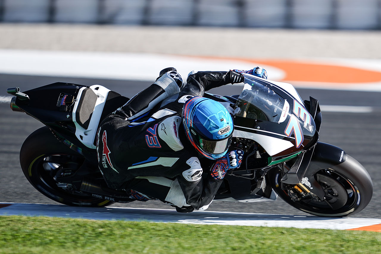 バレンシアテストで2019年型ホンダRC213Vを走らせたアレックス・マルケス