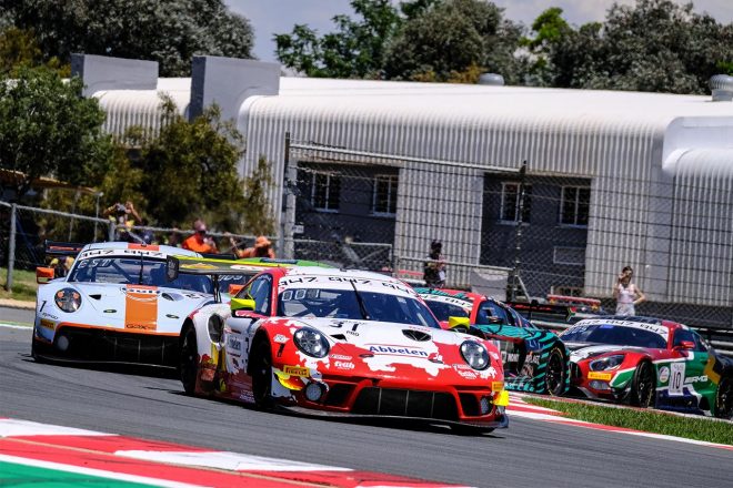 キャラミ9時間で優勝を飾ったフライカデリ・モータースポーツのポルシェ