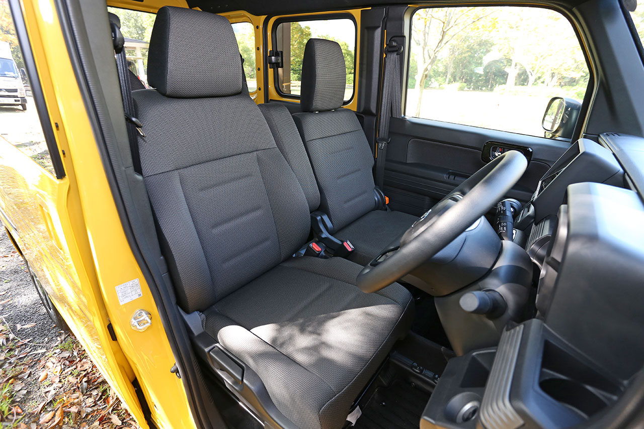 ホンダN-VANの前部座席
