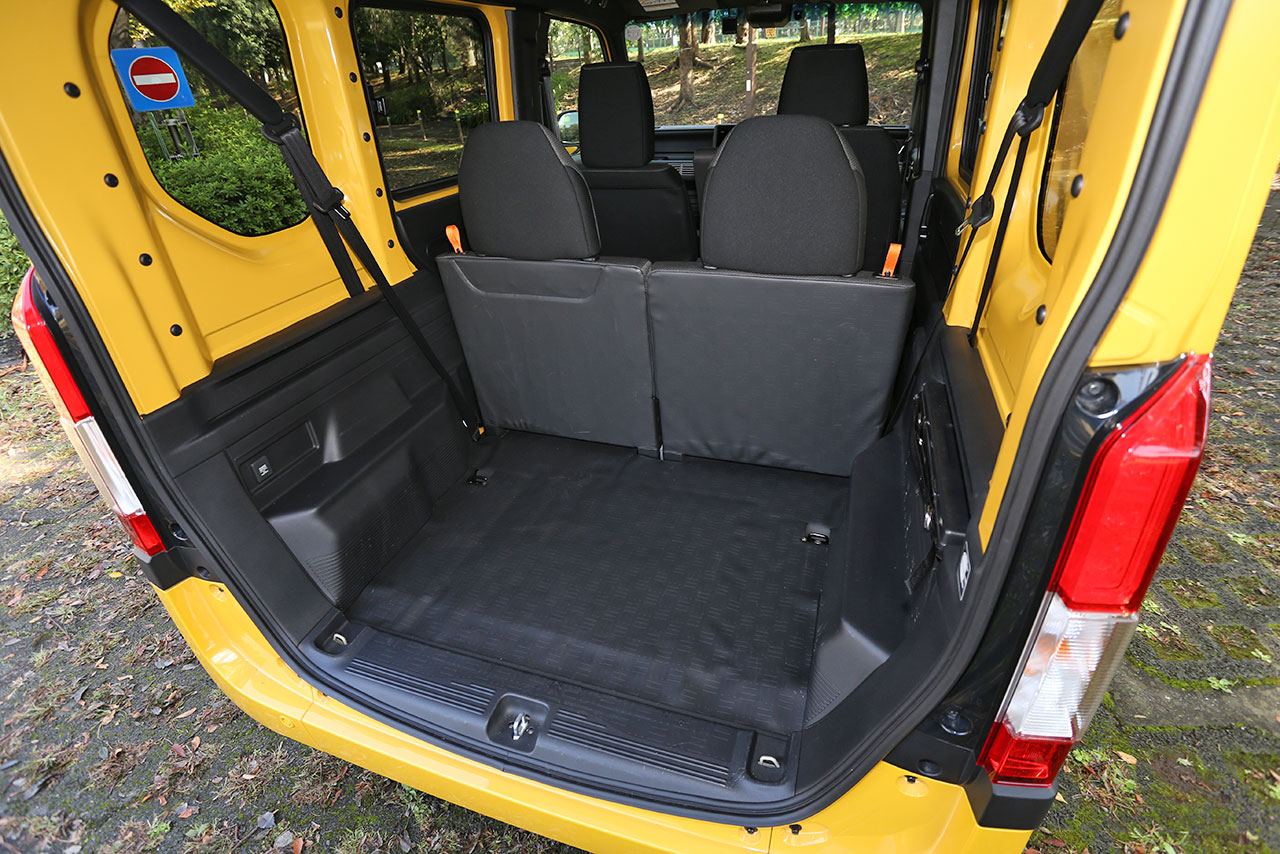 ホンダN-VANの荷室