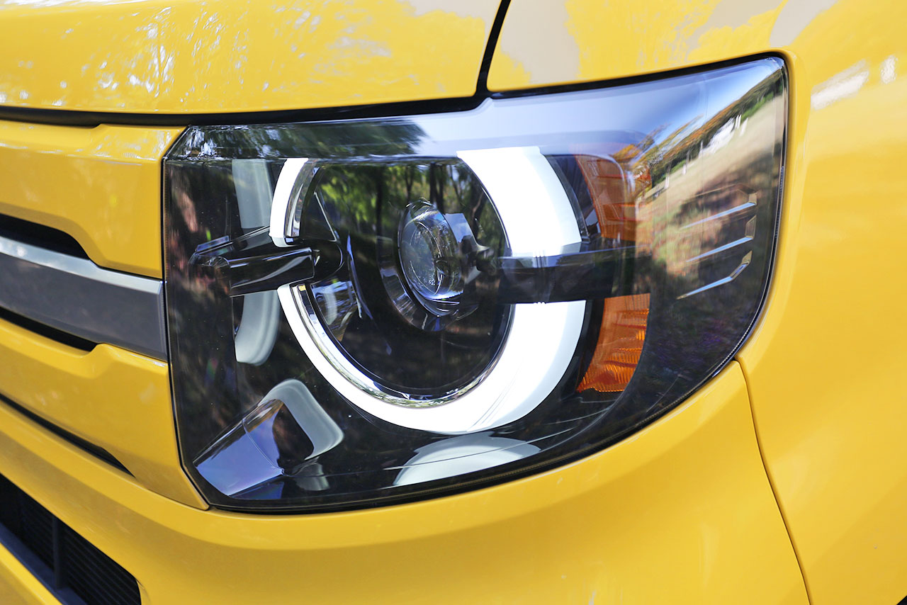 ホンダN-VAN＋STYLEの専用ヘッドライト