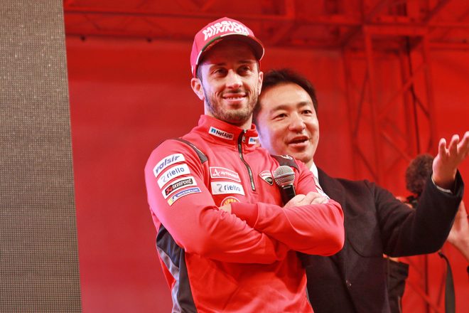 前夜祭に登場したアンドレア・ドヴィツィオーゾ