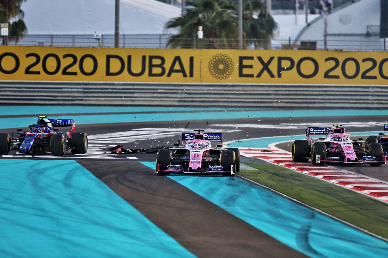2019年F1第21戦アブダビGP　ピエール・ガスリー（トロロッソ・ホンダ）、ランス・ストロールおよびセルジオ・ペレス（レーシングポイント）のクラッシュ