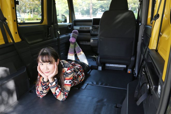 足を伸ばせる車内に驚きの森園れんさん